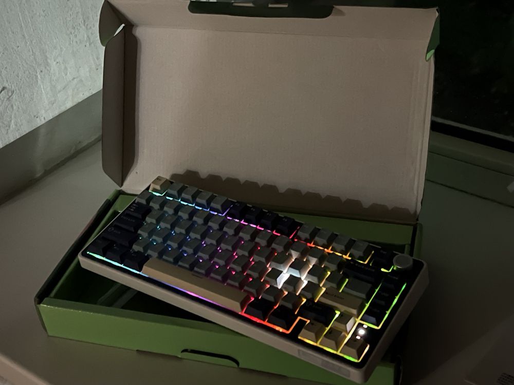 Продам клавиатуру «Royale Kludge R75pro»