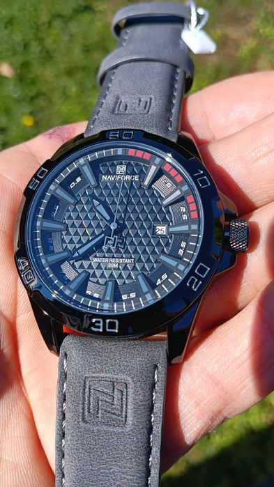 Naviforce кварцов часовник