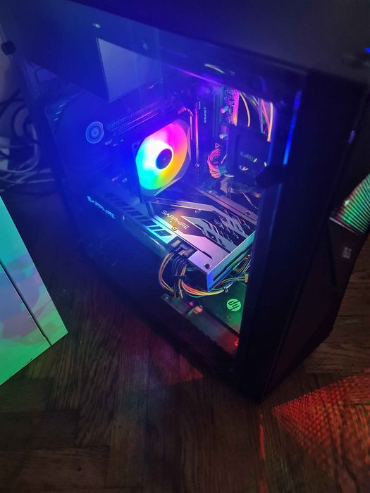 Vând desktop pc gaming