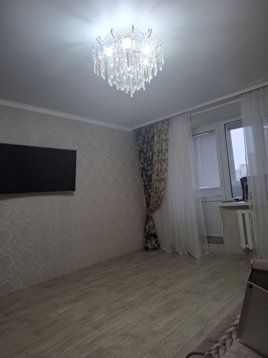 Ұзақ мерзімге жалға беріледі, мебелімен, бүкіл жағдай жасалған 3 бөлме