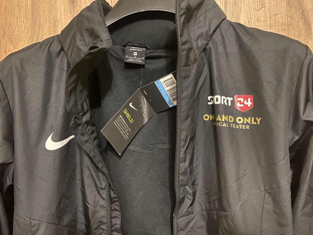 NIKE Shield-оригинално ново яке