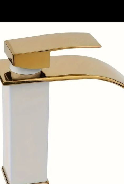 Baterie chiuveta alb/ auriu