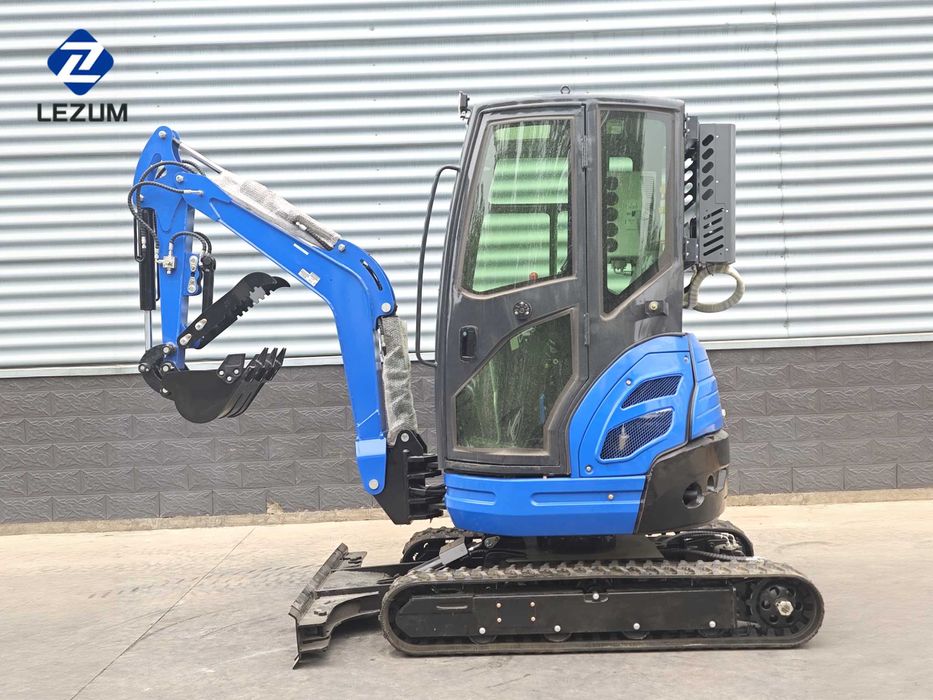 LEZUM Mini excavator nou-nouț, miniexcavator de vânzare