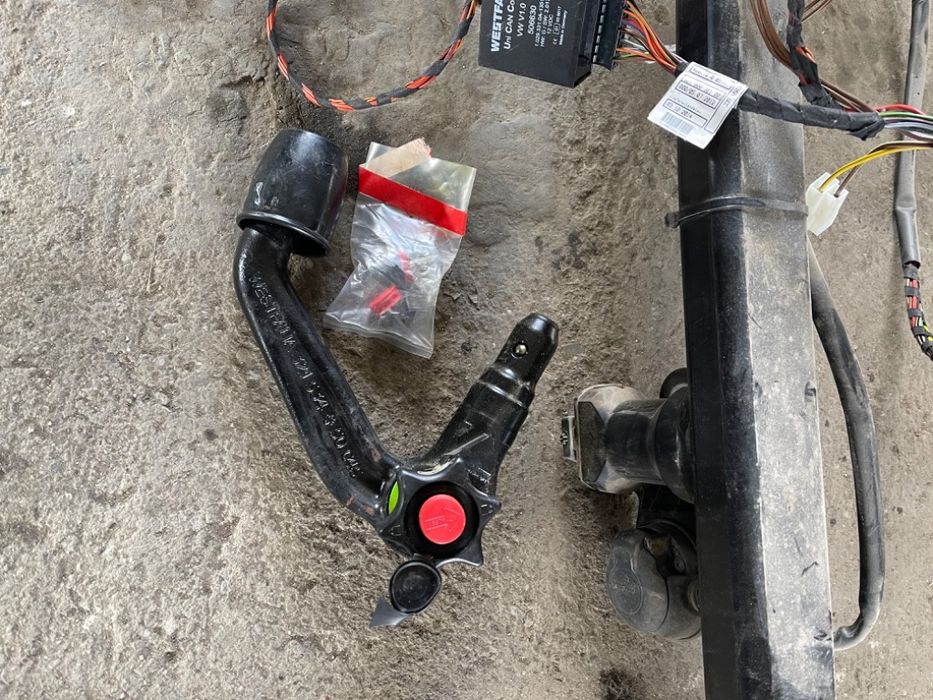 Carlig remorcare Vw Passat B6 break original Westfalia demontabil