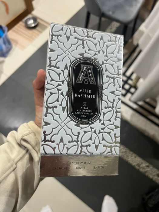 Продам парфюм Attar collection