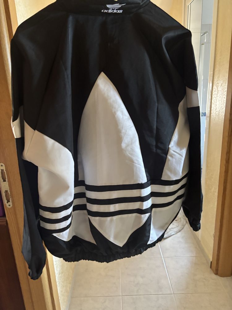 Леко яке Adidas дамско