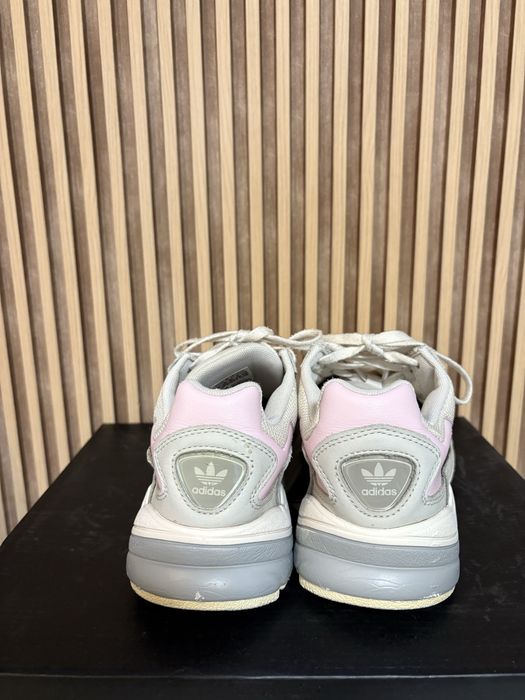 Маратонки Adidas 37,5