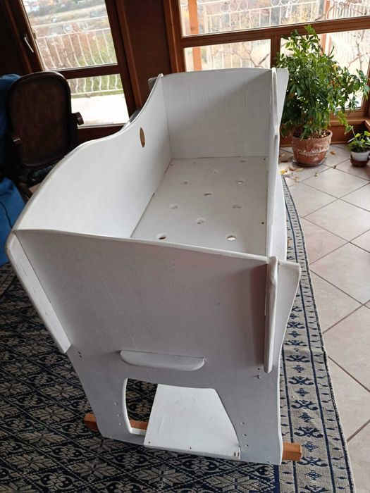 ПОДАРЯВАМ Бебешка кошара, дизайнерска, размер - 122/72/94 .