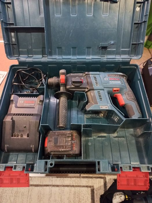 Перфоратор BOSCH GBH 180 LI  със зарядно и винаги батерия