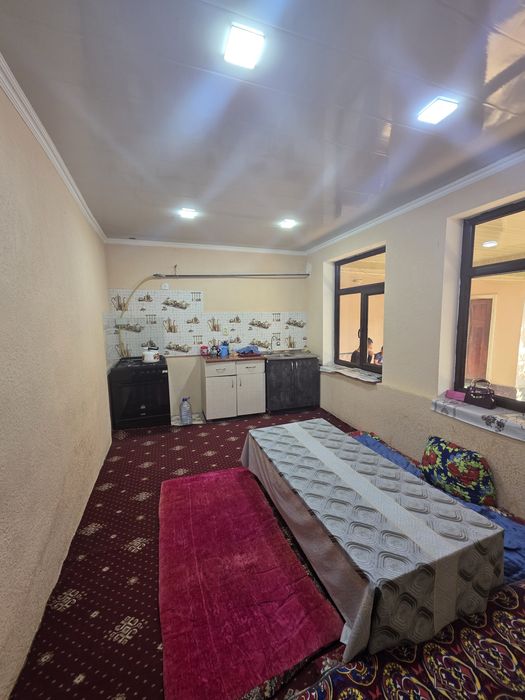 Кибрай тумани Олмазор маҳалласида  5,5 сотих  5 хонали уй сотилади.