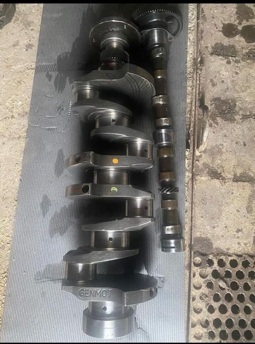 Vând arbore cotit Fiat 550