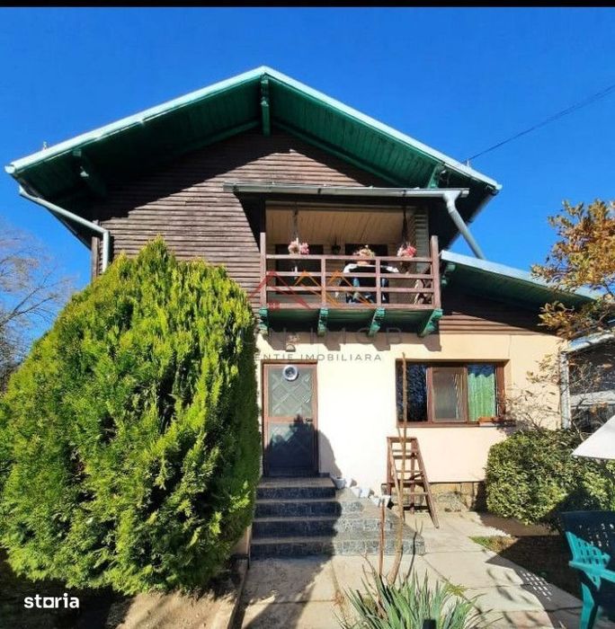Casa de vacanta, P+M, 6 camere, teren 2200 mp, Breaza, Judetul Prahova