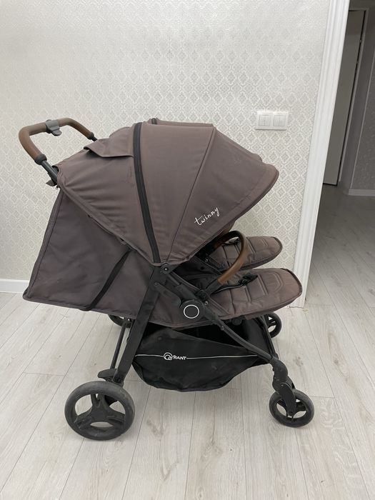 Коляска для близнецов