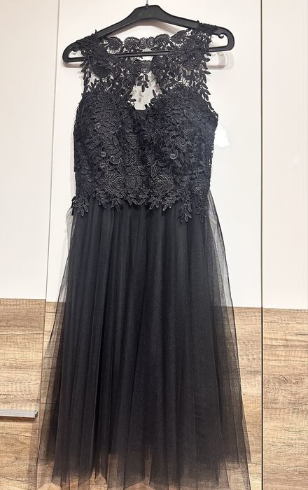 Черна рокля с тюл