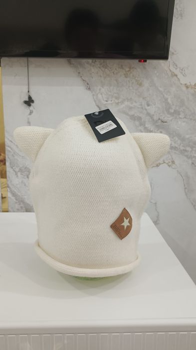 Шапки женские зимние