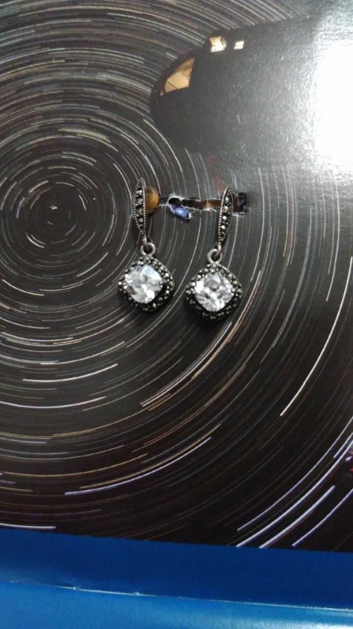 Серебряные серьги, застежка гвоздик.