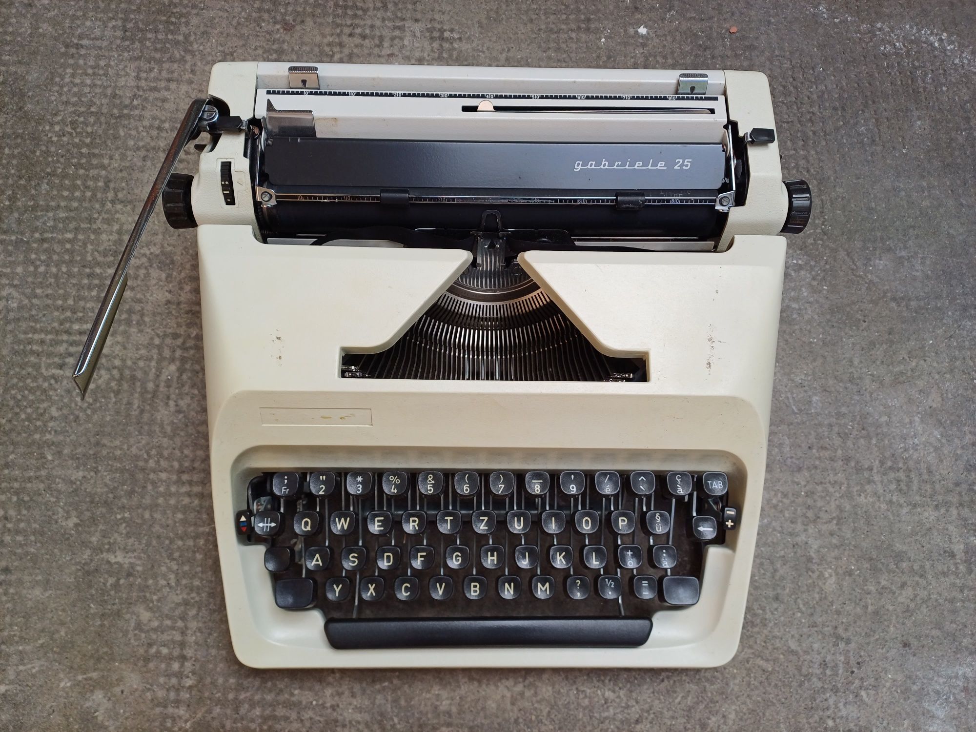 Mașina de scris mecanica Adler Gabrielle 25