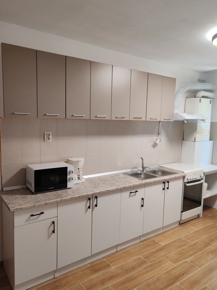 Inchiriez  apartament și pt muncitori