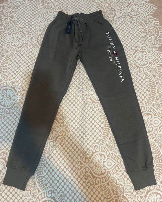 Оригинальные штаны от томи хилфигер