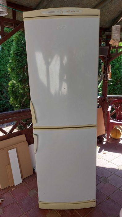 Combină frigorifică Gorenje cu 2 motoare