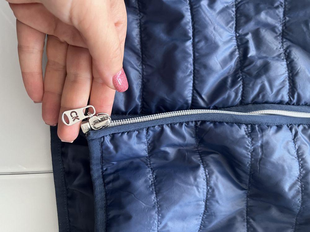 Яке Calvin Klein
