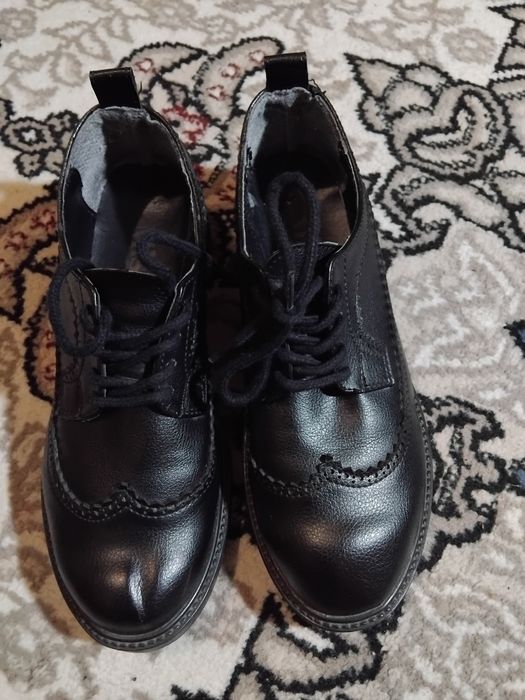 Ботинки и лоферы женские 37 размер