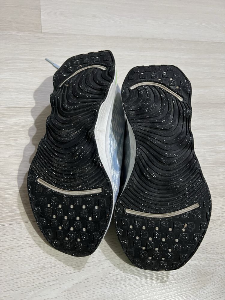 Маратонки nike .