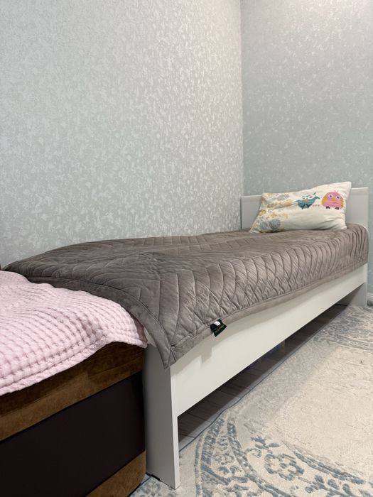 Продам кровать с матрасом