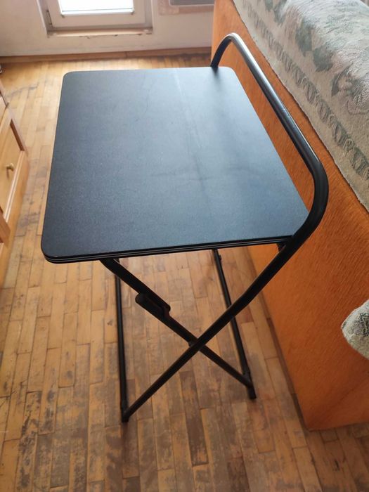 Продавам сгъваемо ученическо бюро отлично запазено