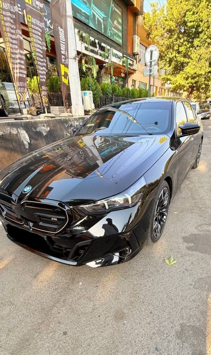 BMW I5 чёрная немец