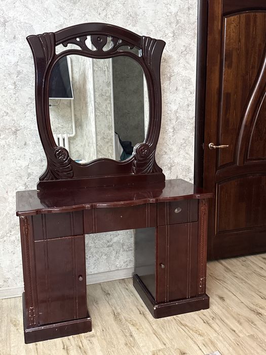 Продается трюмо Б/у