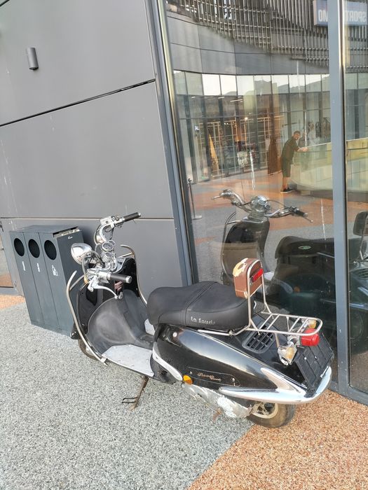 Scuter pe benzina fara permis