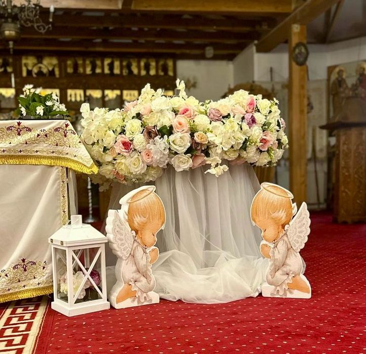 Aranjament floral pentru Cristelniță si Panouri florale/baloane