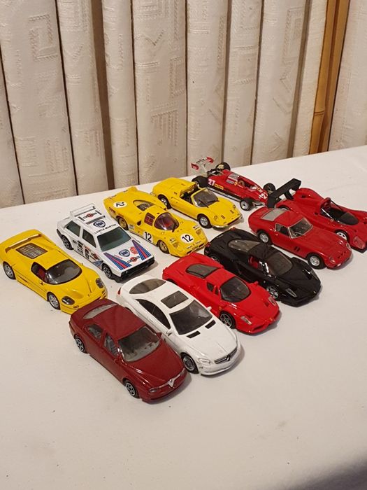 Vând lot masinute fier