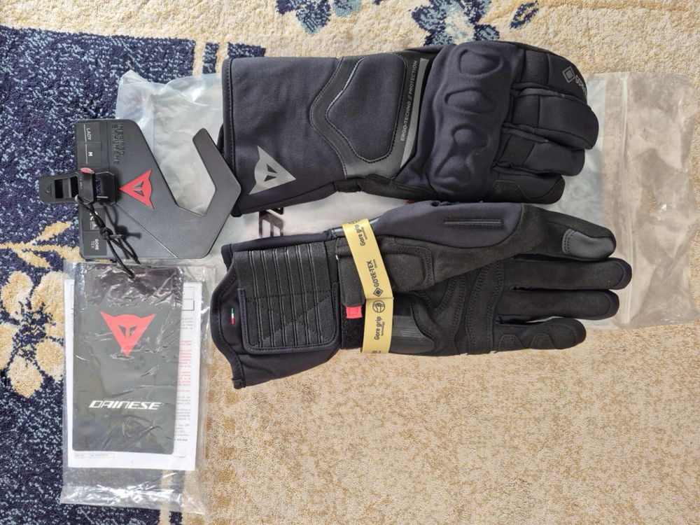 Мото ръкъвици DAINESE нови !!!