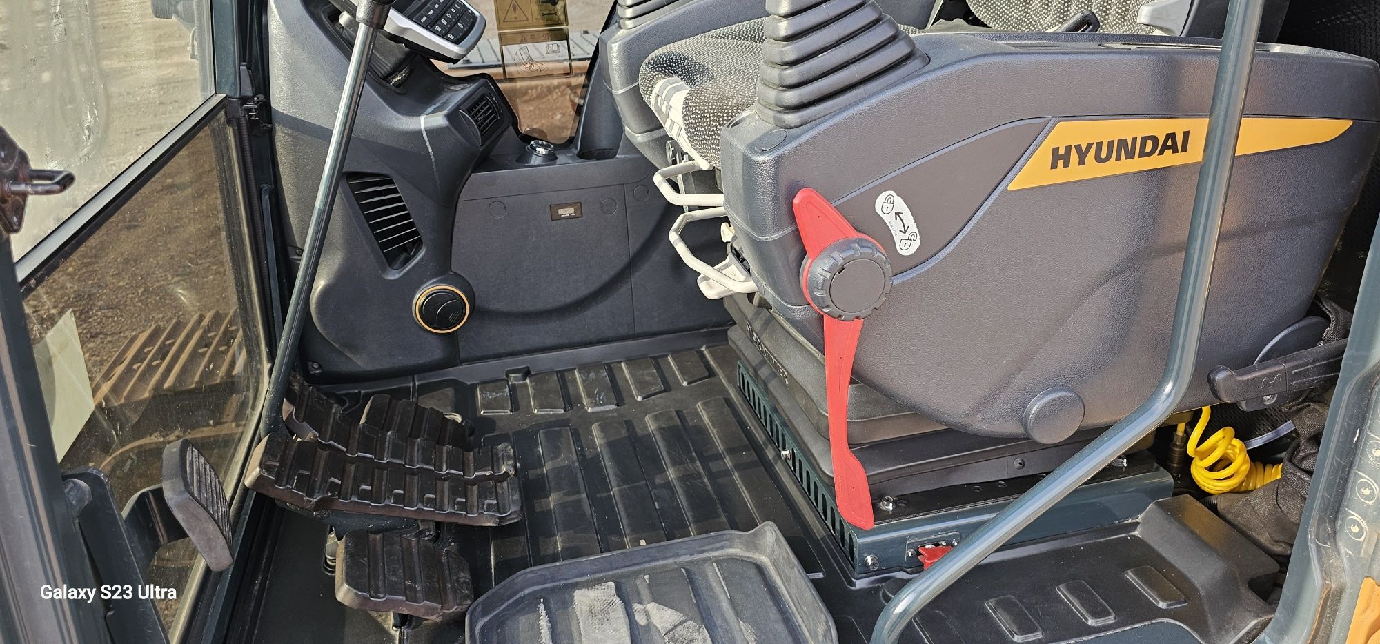 Sotuvda Hyundai HX220A