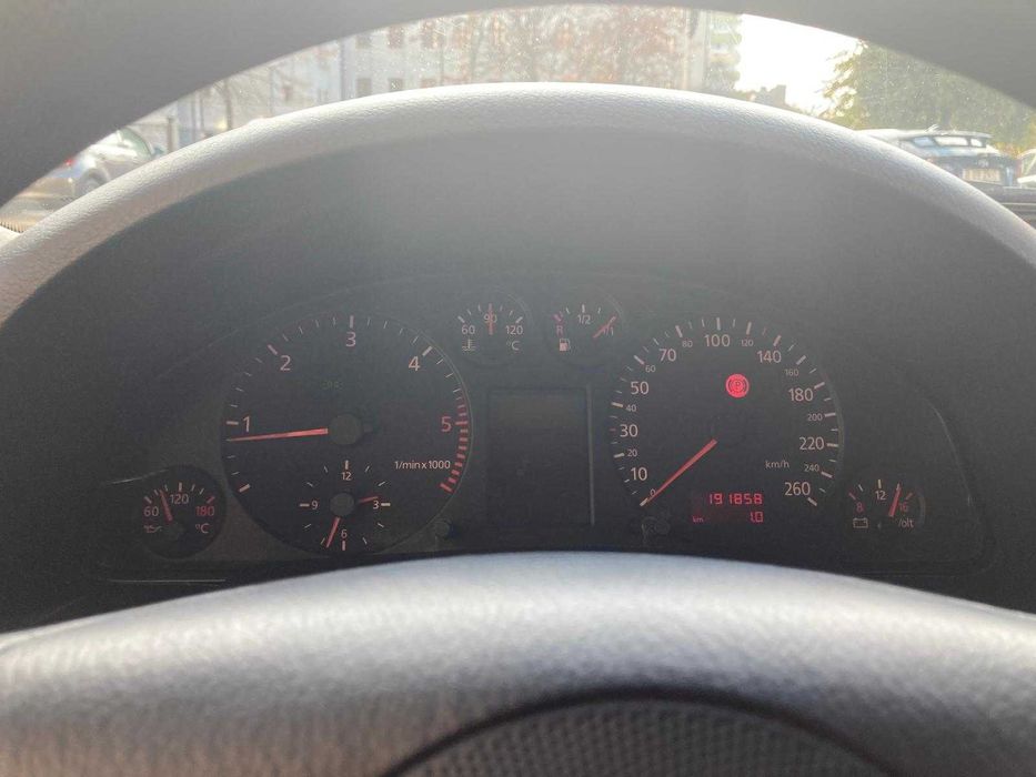 De vanzare AUDI A6 2.5 TDI 1999