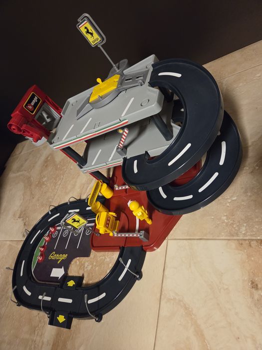Set parcare Burago Ferrari