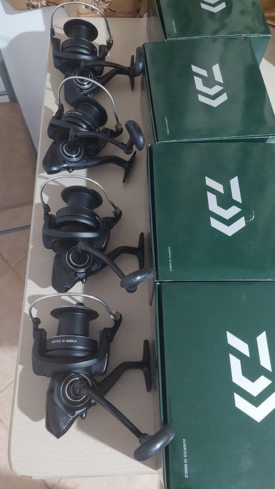 Set 4 mulinete feeder/crap daiwa 24 vertice 35, noi