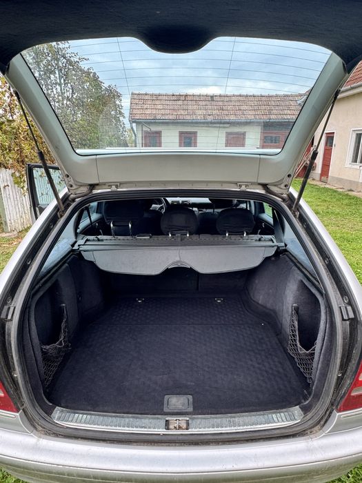 Mercedes-Benz C220