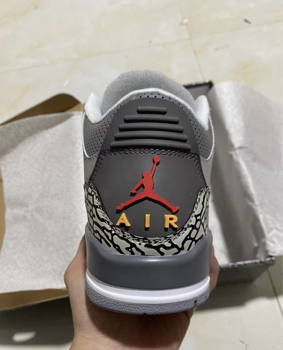 Air Jordan 3 Retro Cool Grey (2021)