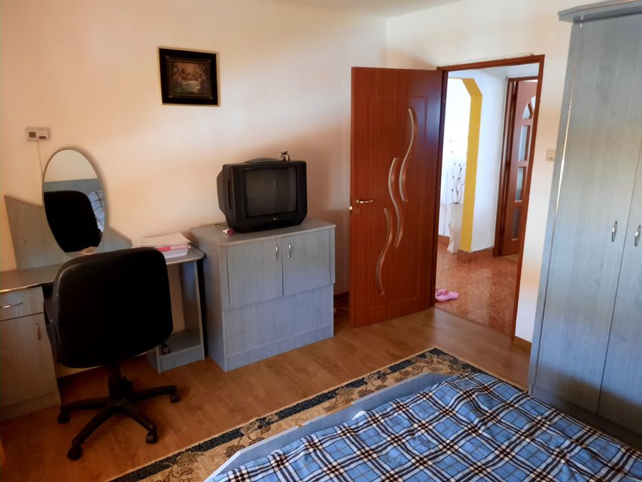 Închiriez apartament