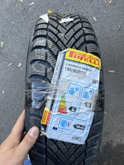 Vand o anvelopa pirelli 185/65 R15