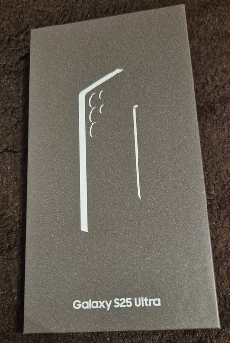 Vând Samsung S25 Ultra  256Gb Sigilat.