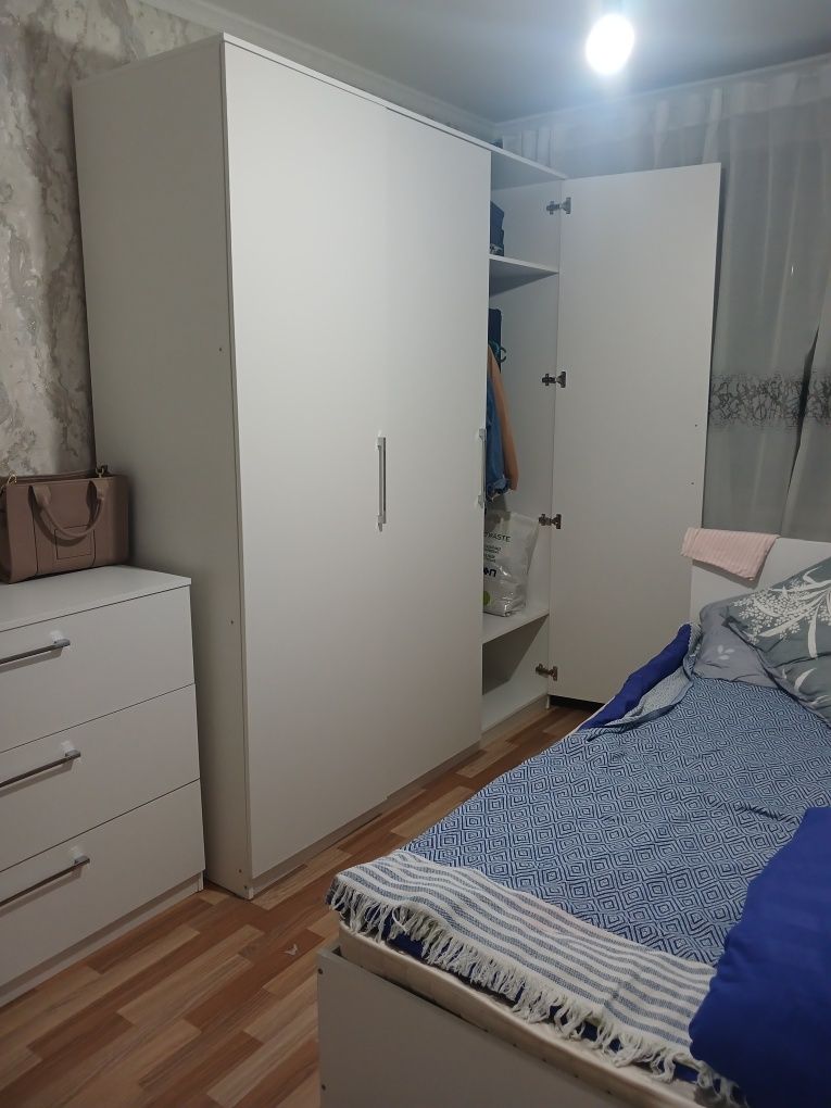 Продам срочно спальный гарнитур