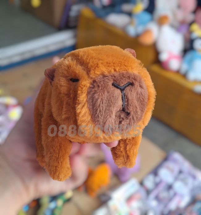 Интерактивна ходеща плюшена Капибара, Плюшена ходеща Капибара