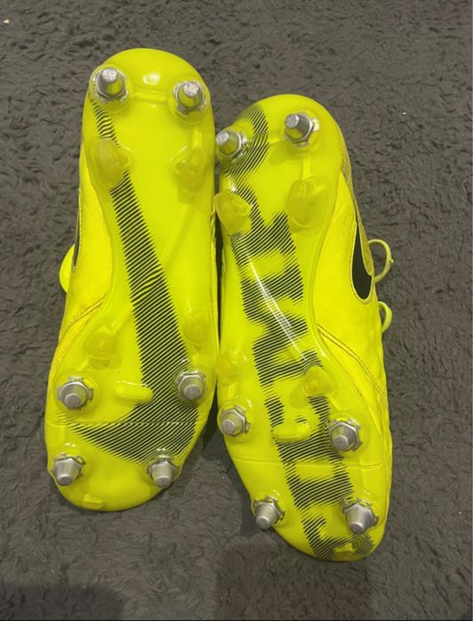 Ghete de fotbal nike tiempo