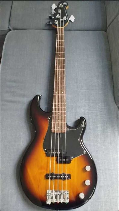 chitara bass Yamaha BB435