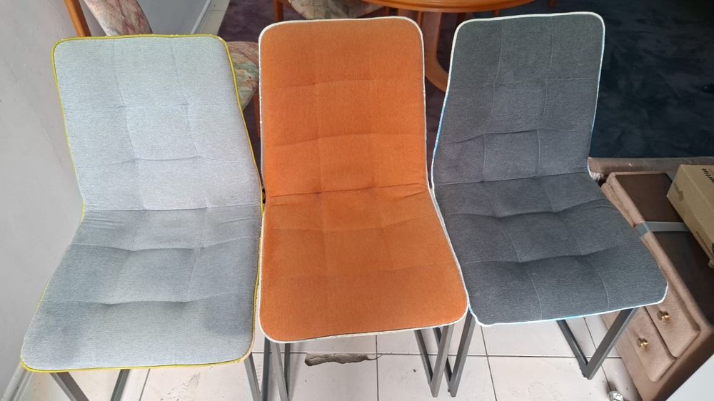 Vând scaune set/bucata