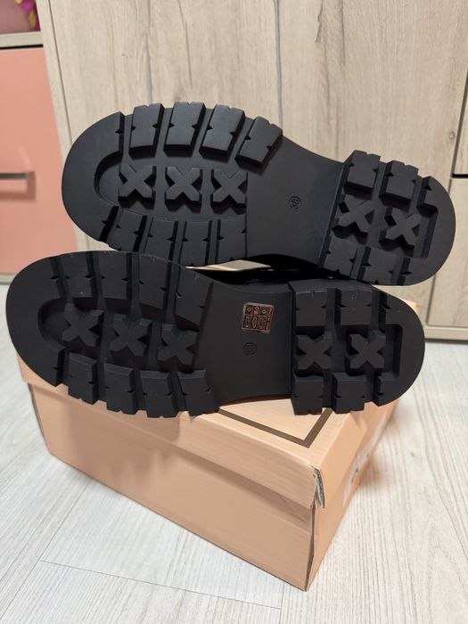 Чисто нови боти 38 номер